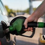 Caro carburante, benzina e diesel sopra i 2 euro